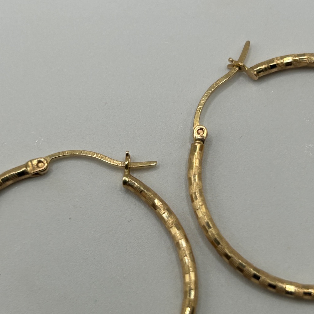 NWT 14k Solid Gold Hoop Die Cut Earrings - Picture 12 of 12